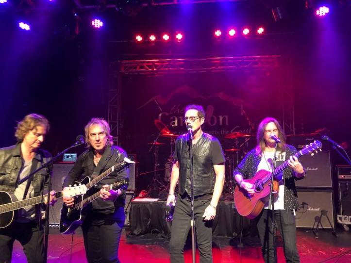 33493044_10156685440849750_7490352582594920448_n